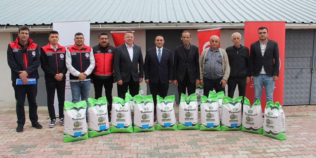 Yalıhüyük’te çiftçiye fasulye tohumu desteği