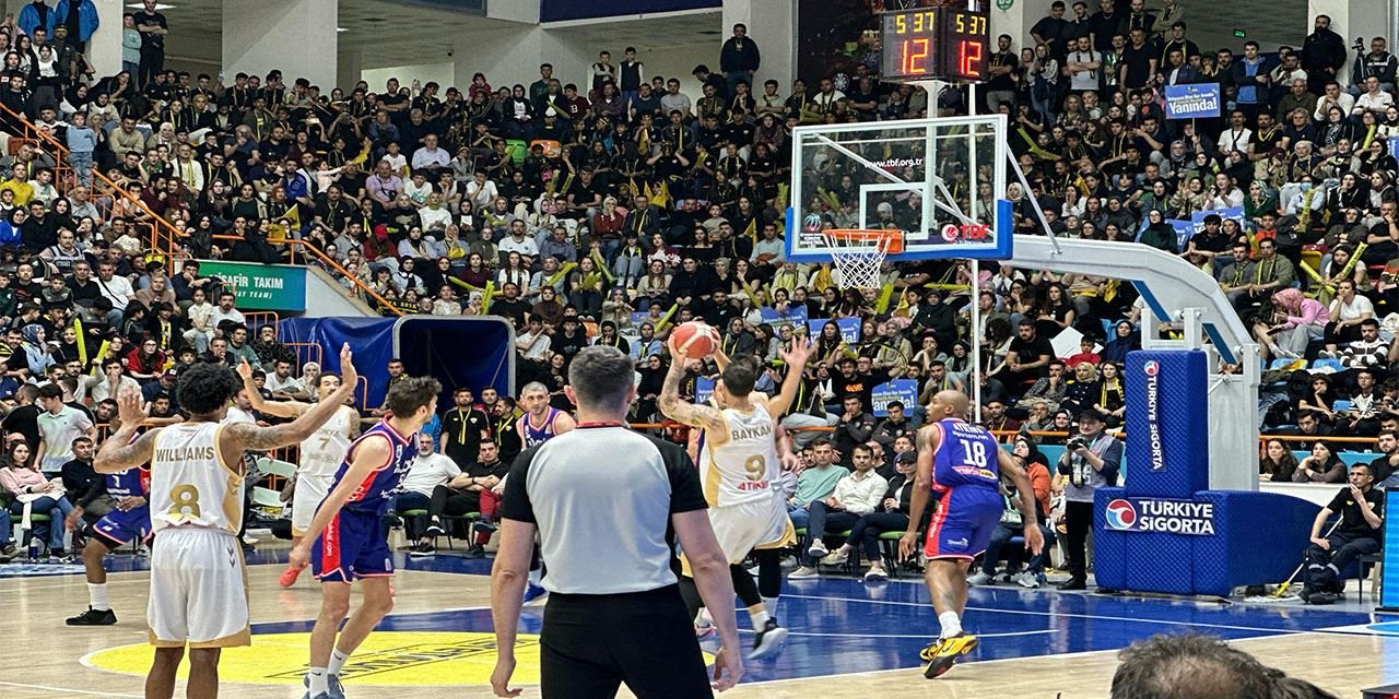 Konya Büyükşehir Belediyespor adını yarı finale yazdırdı