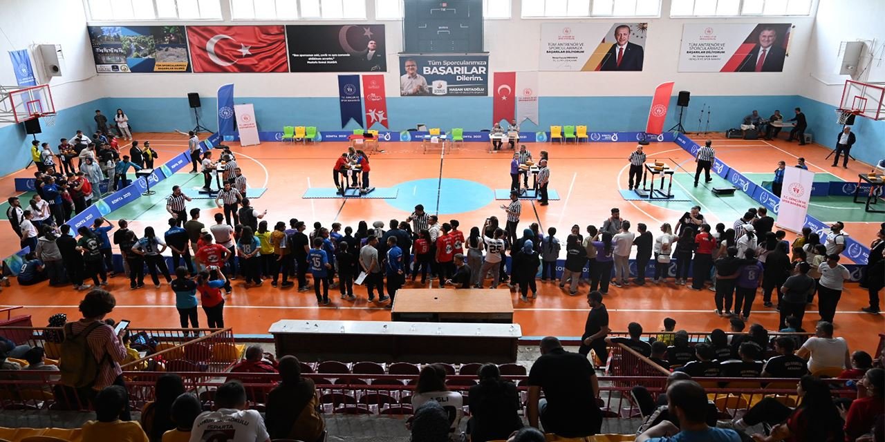 Seydişehir’de Yıldızlar Bilek Güreşi heyecanı başladı