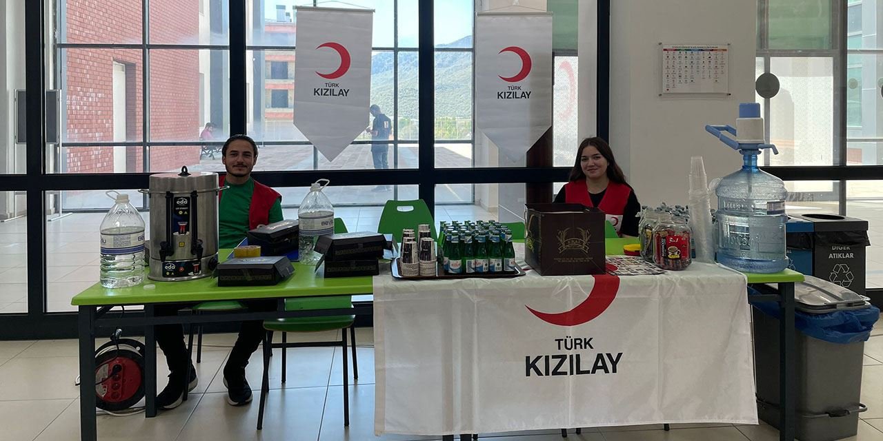 Konya’da üniversitelilerden kan bağışına tam destek