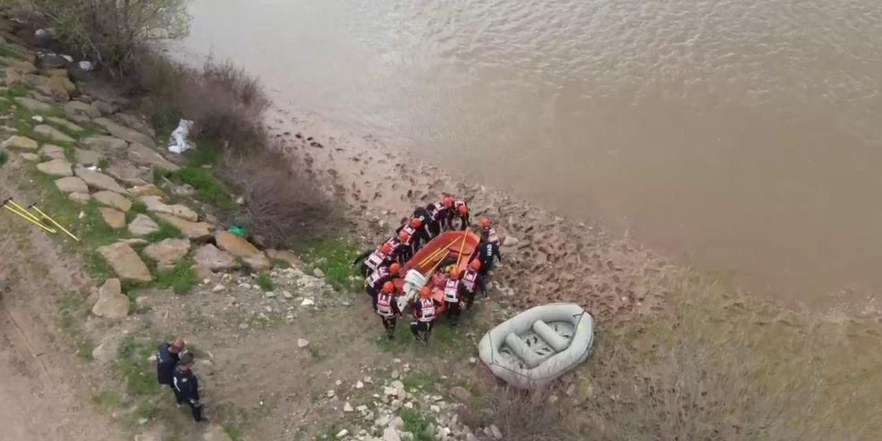 Kızılırmak’ta nefes kesen arama-kurtarma tatbikatı