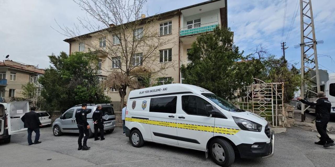 Kan donduran cinayet: Babasını bıçaklayarak öldürdü