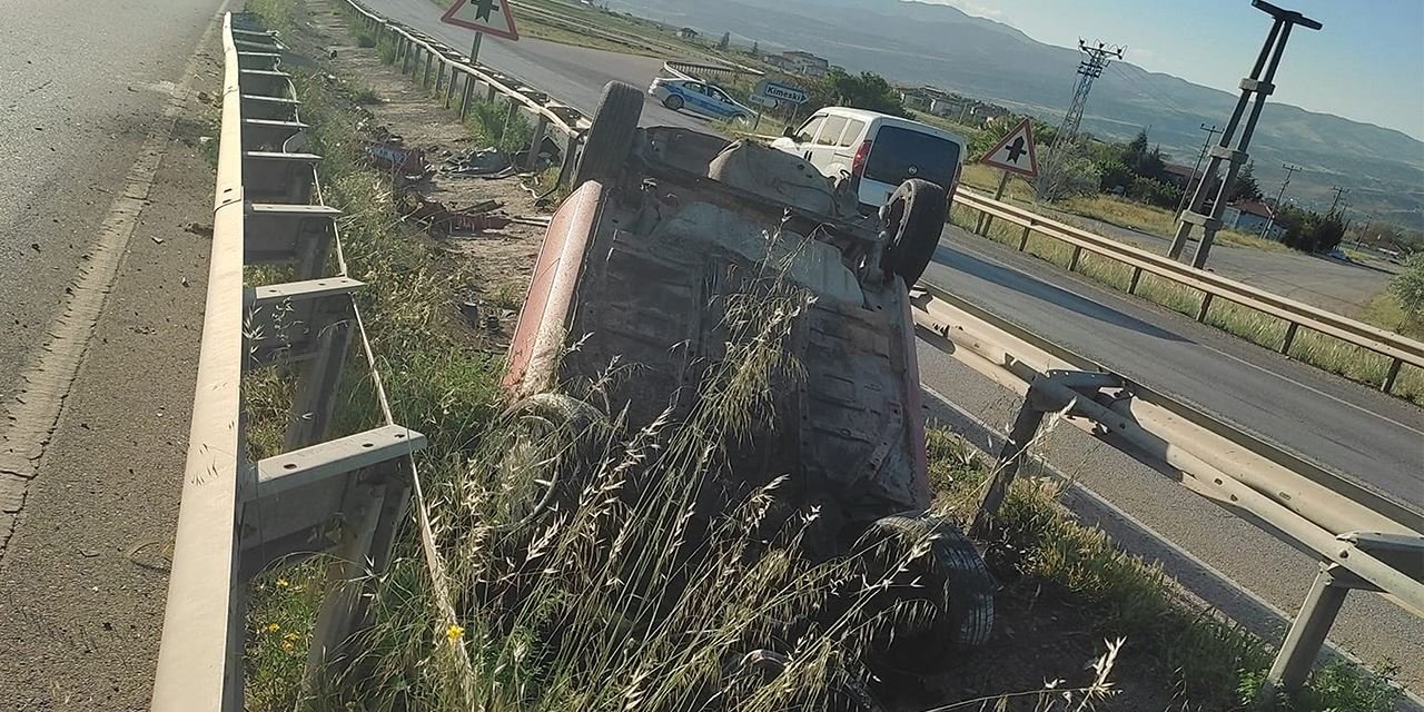 Alkollü sürücünün aracı takla attı: 4 kişi yaralandı