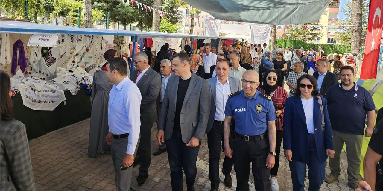 Beyşehir’de 'El Emeği Sergisi' ziyarete açıldı
