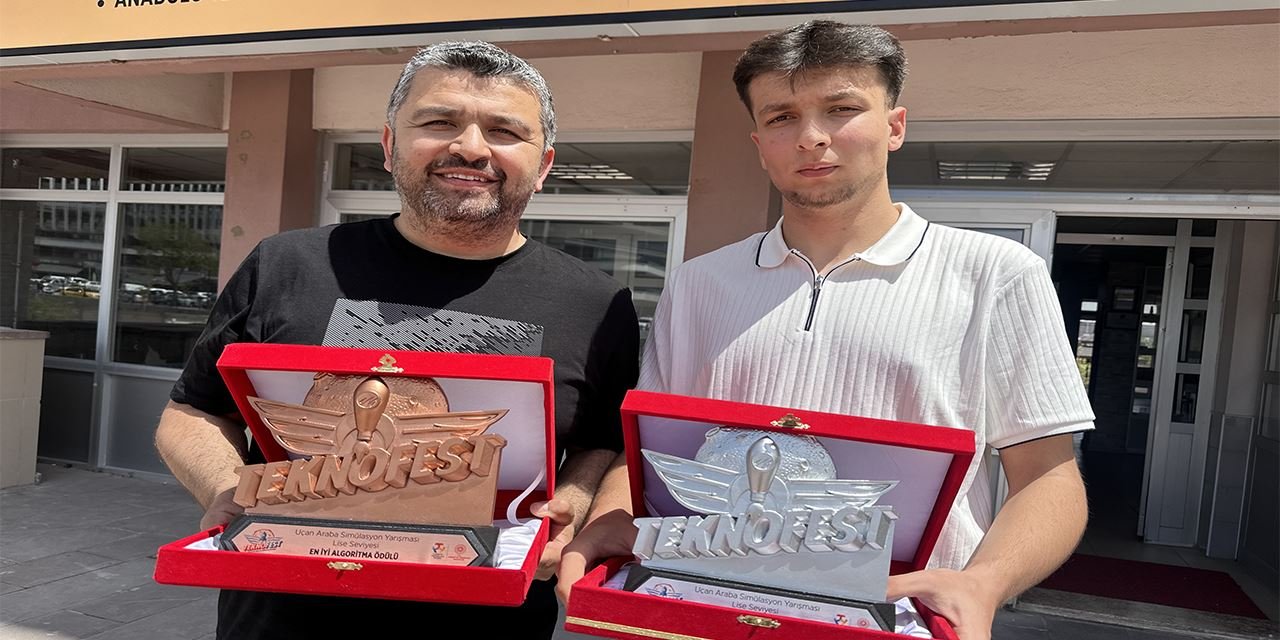 Konya'lı lise öğrencilerinden TEKNOFEST’te çifte başarı