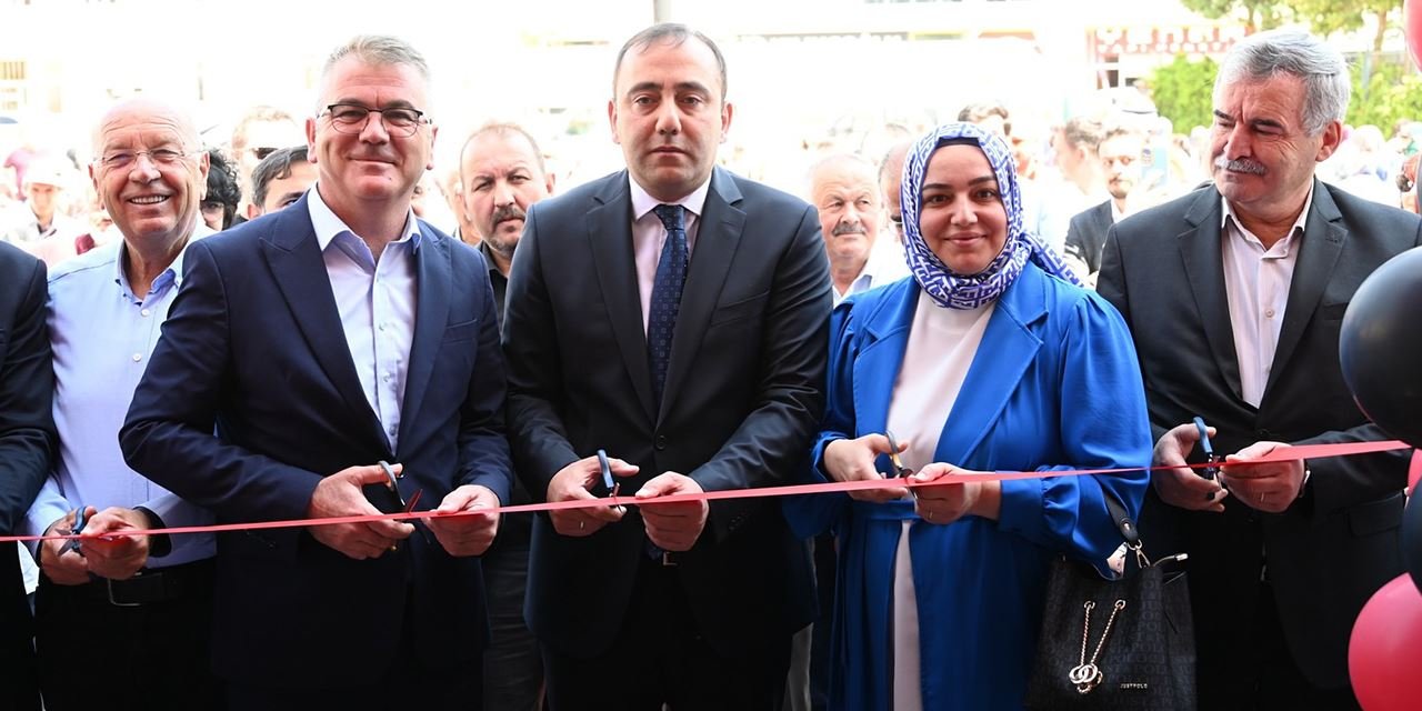 Seydişehir Halk Eğitim Merkezi’nde yıl sonu sergisi açıldı