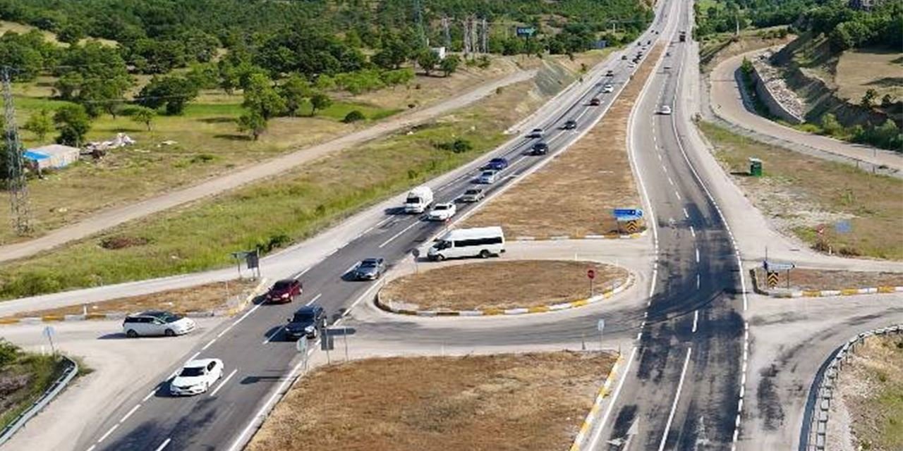 Bayram dönüşünde Konya-Antalya yolunda trafik kilitlendi