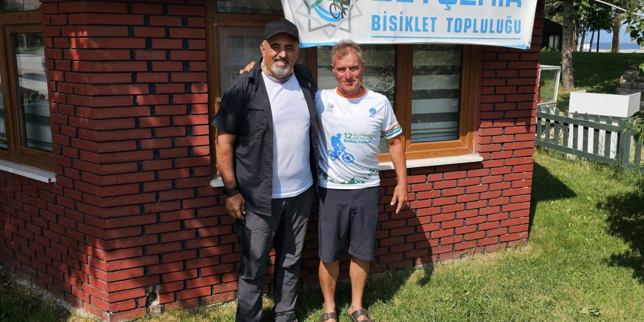 66 yaşında bisikletle dünya turunda