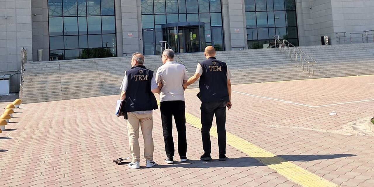 Sahte kimlik de kurtaramadı! FETÖ firarisi yakalandı