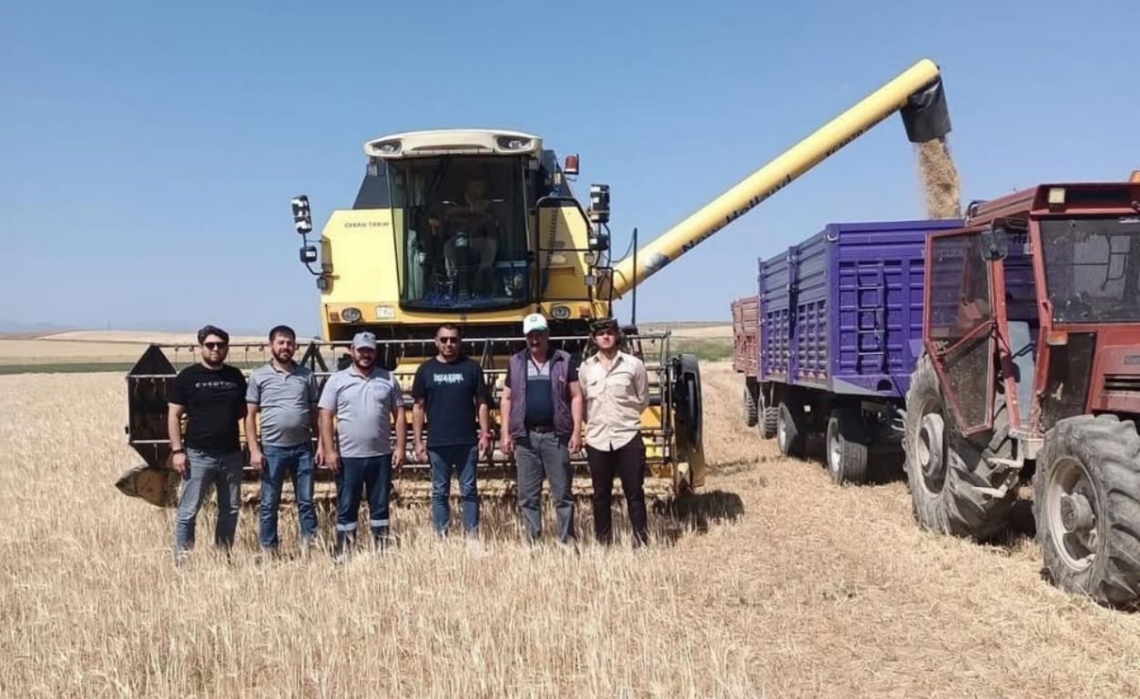 Sarayönü’nde hububat hasadı başladı; Verim çok düşük