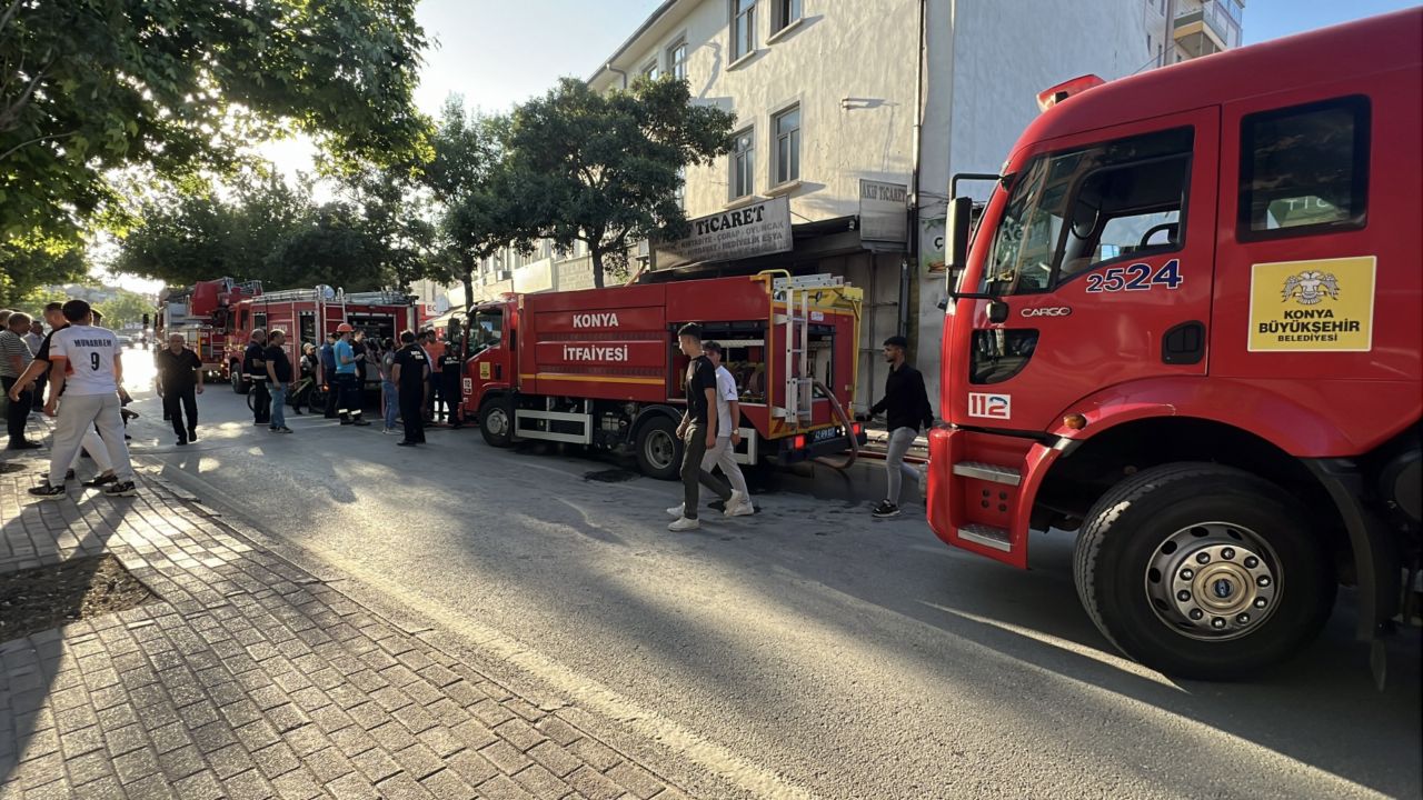 Konya Larende’de iş yerinde yangın korkuttu