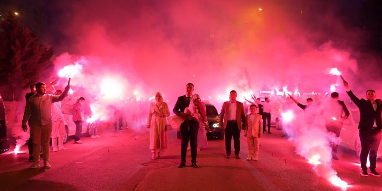 Konya’da kız isteme şovu sosyal medyayı salladı