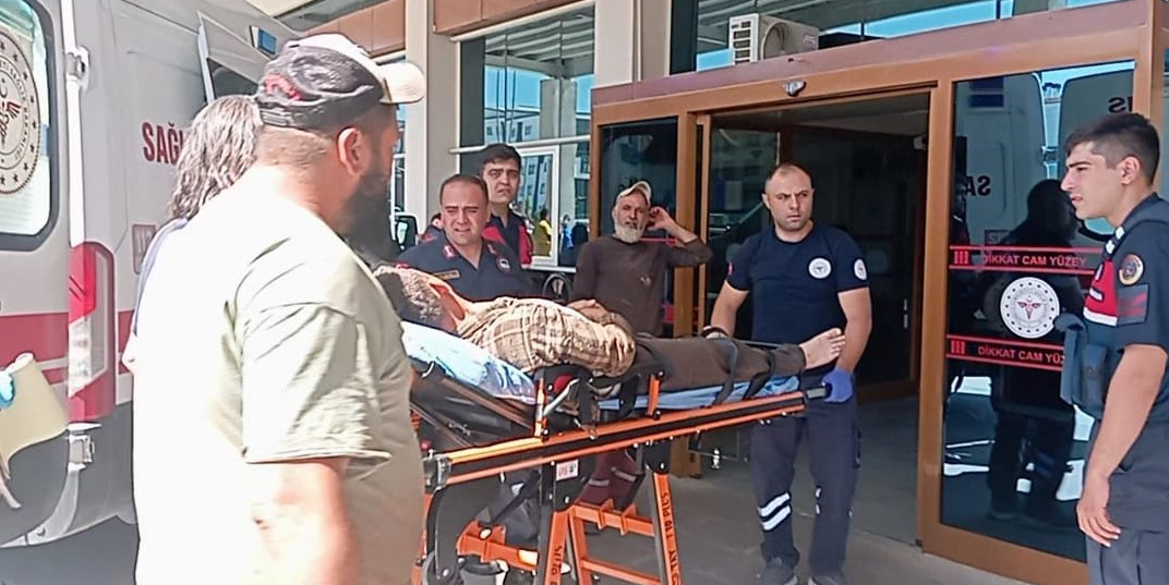Odun kesmek isterken ayağından oluyordu!