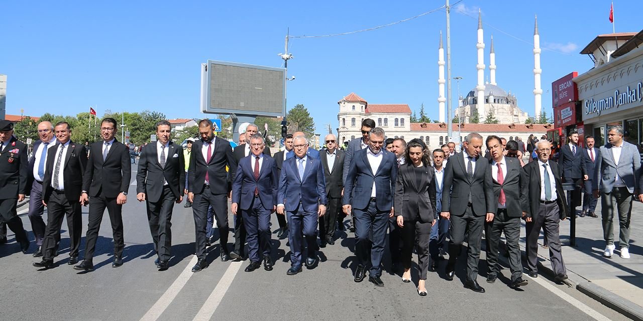 32 yıllık yara: Madımak’ta hayatını kaybedenler anıldı