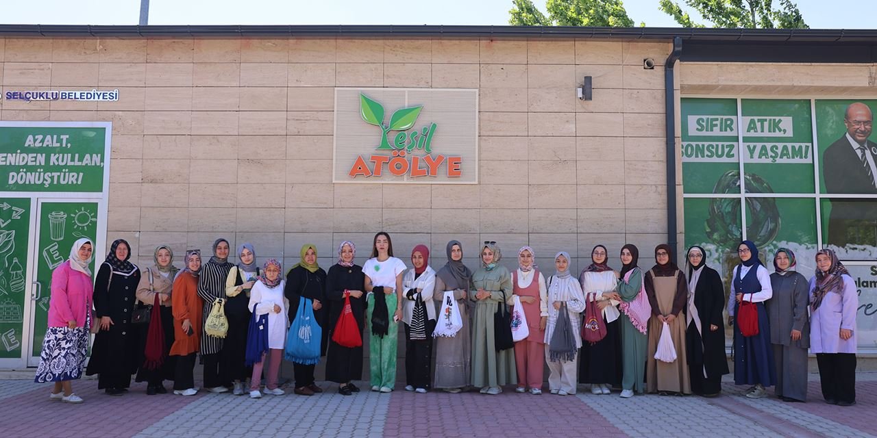Plastik poşete renkli alternatif: Selçuklu’da tişörtten çanta etkinliği