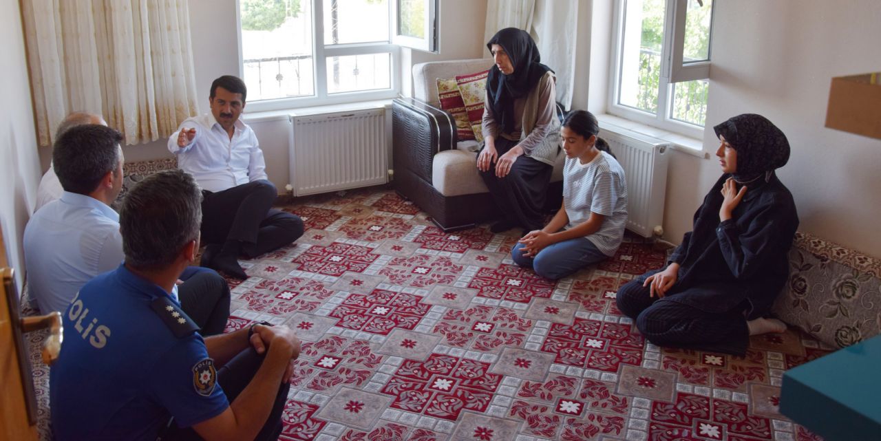 Şehit polisin evine taziye ziyareti