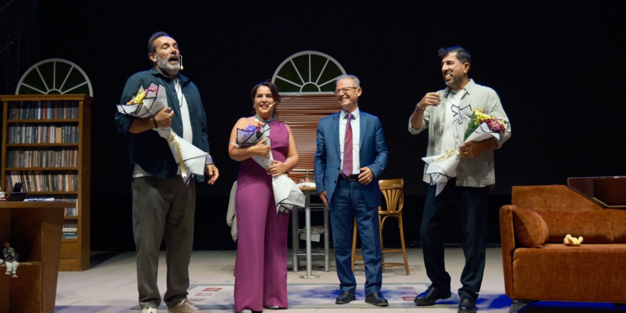 “Aşkın Komedisi” Akşehir’de sahnelendi