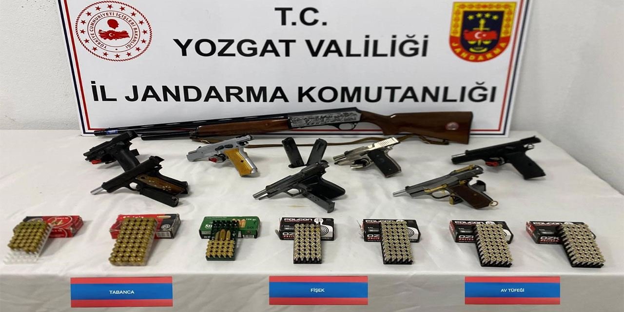 Bahçedeki toprak altından cephanelik çıktı