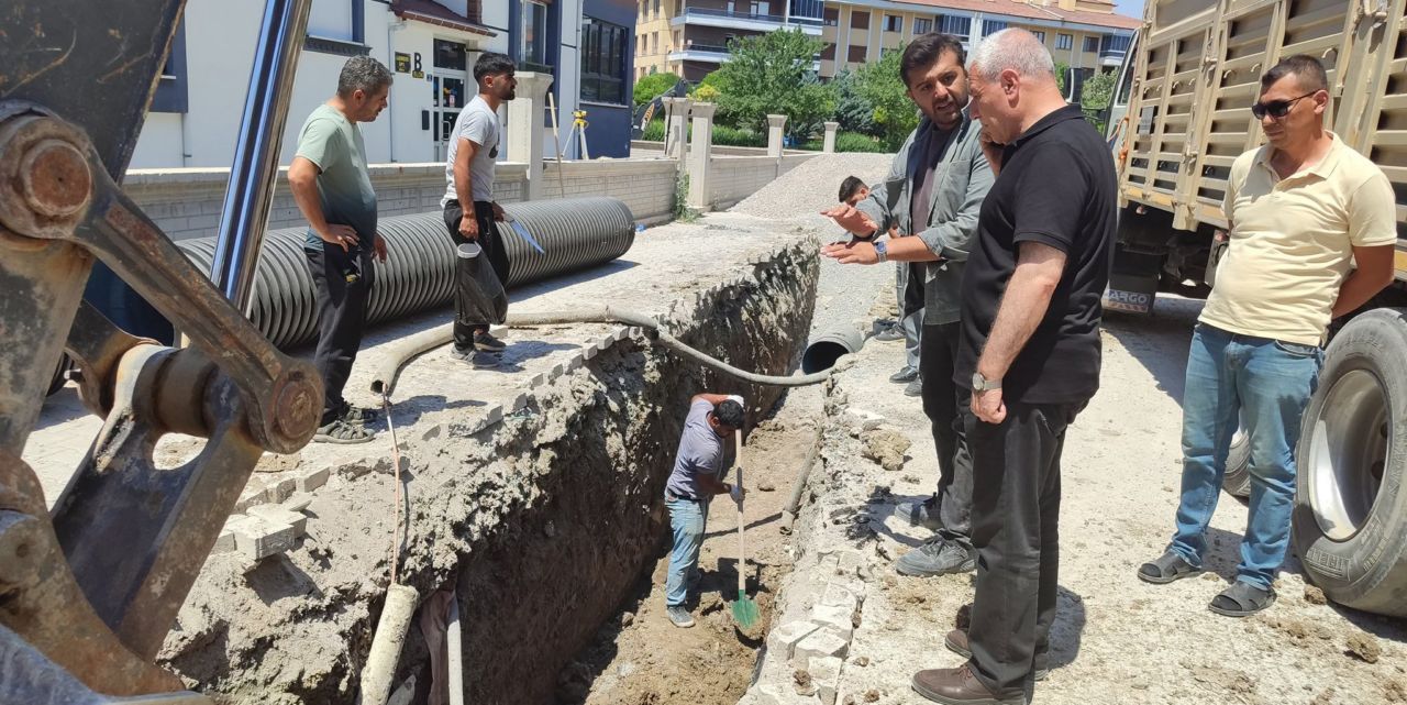 Başkan Sertdemir, altyapı çalışmalarını yerinde inceledi