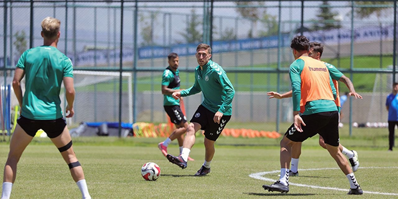 Konyaspor ilk sınavını bugün veriyor