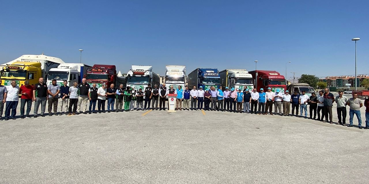 Konya’dan Adıyaman’a umut taşıyan tırlar yola çıktı