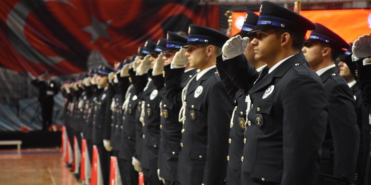 Karaman POMEM’de 228 polis adayı mezuniyet sevinci yaşadı