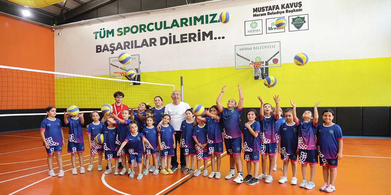 Meramlı çocuklar yaz spor okulunda hem eğleniyor hem gelişiyor