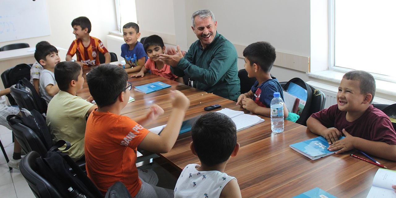 Başkan Günaltay’dan yaz tatilinde çocuklara sürpriz ziyaret