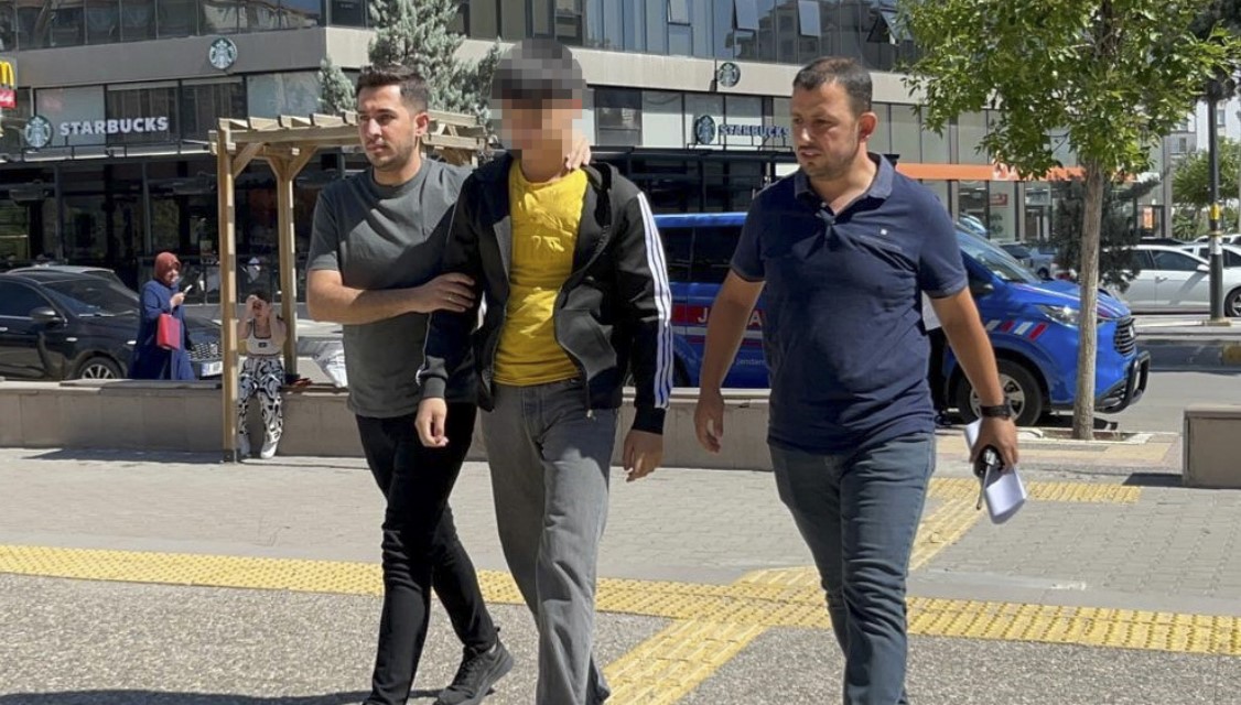 Aksaray’da ağabeyini bıçaklayarak öldüren 14 yaşındaki kardeş tutuklandı