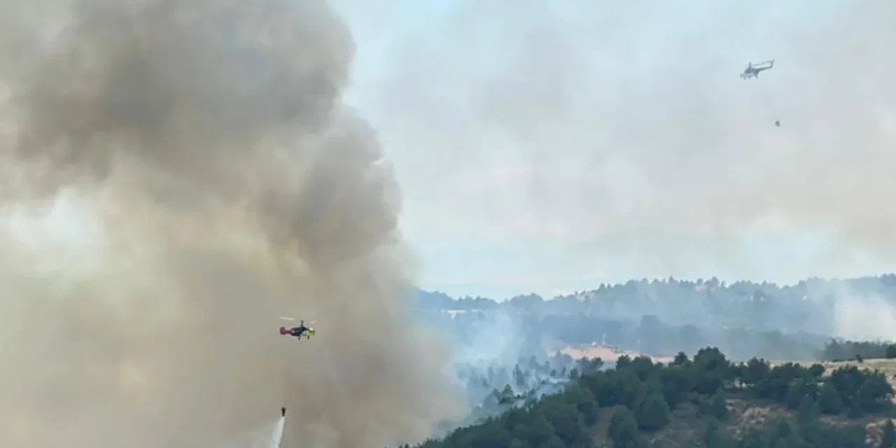 Alevlere havadan ve karadan müdahale sürüyor