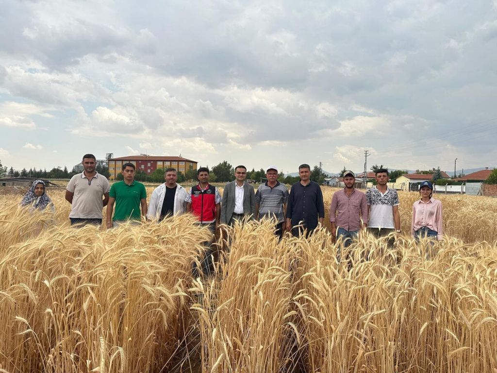 MYO’da staj yapan öğrencilerin çalışmalarını incelediler