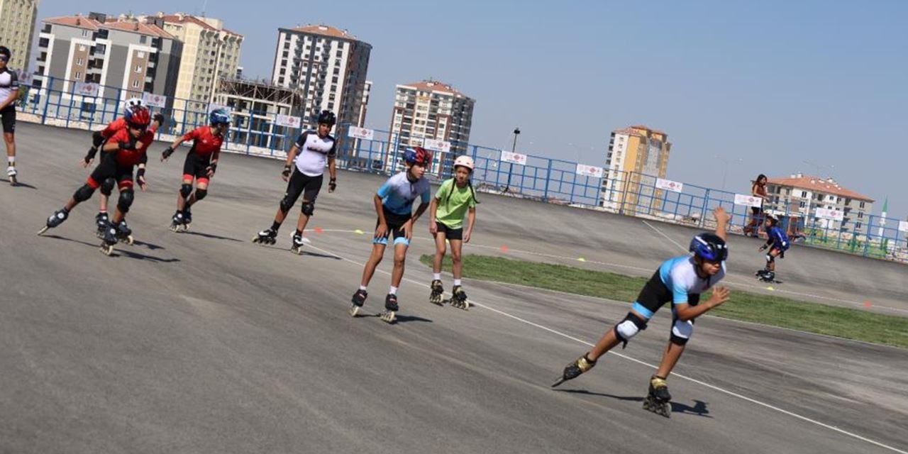 13 ilden 150 sporcu Karaman’da yarışıyor