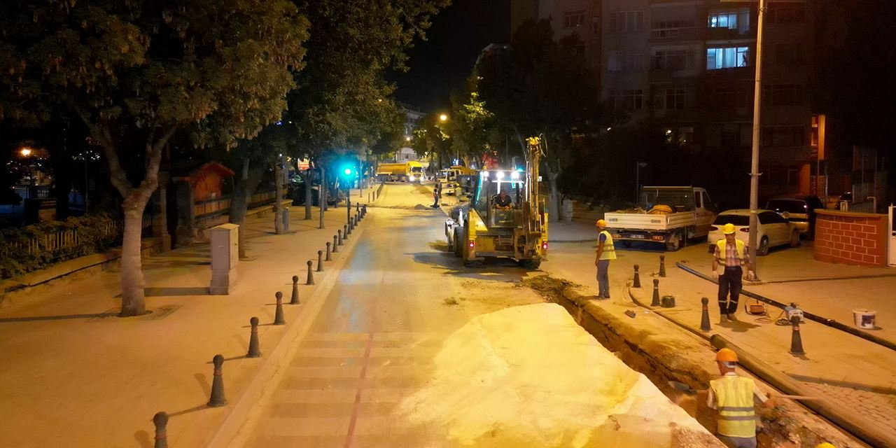 Atatürk Caddesi’nde gece nöbeti