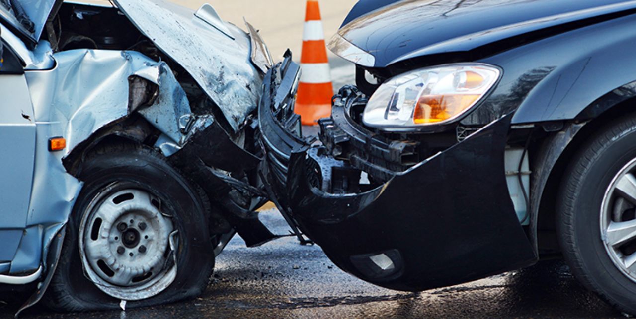 Konya’da otomobiller çarpıştı: 4 kişi yaralandı