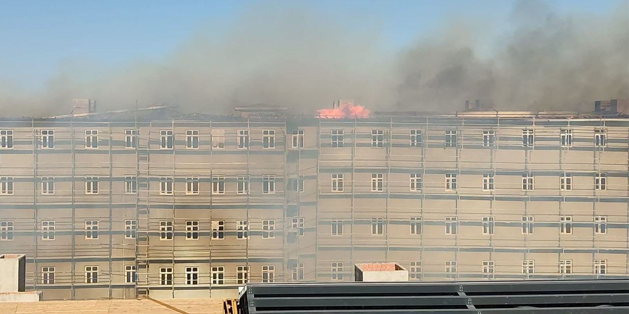 Kulu'da öğrenci yurdu inşaatında yangın