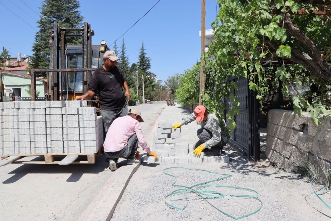 Ereğli’de kaldırımlar yenileniyor