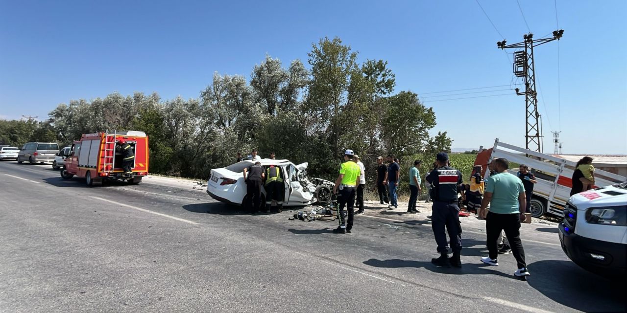 Konya’da feci kaza: 1 kişi öldü, 5 kişi yaralı
