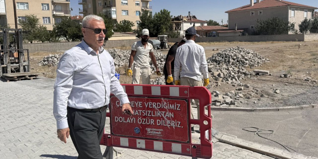 Sökülen parke taşlarını yeniden değerlendiriyorlar