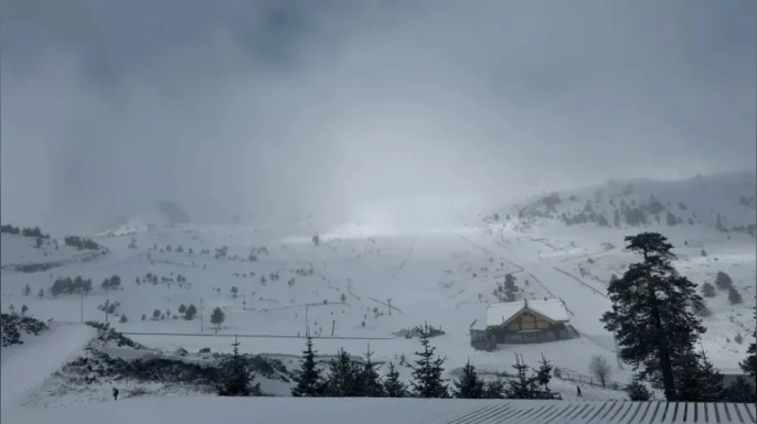 Bolu'nun zirvelerine kar yağdı: Beyaz örtüyle kaplandı