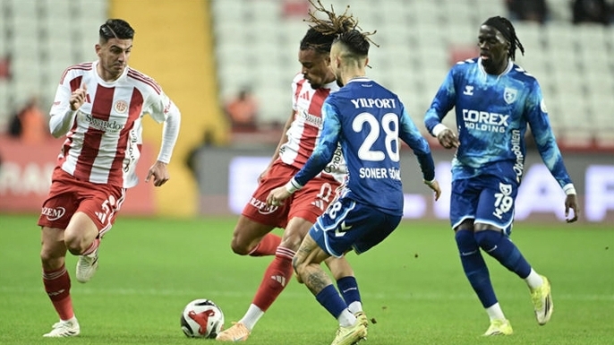 Antalyaspor, Samsunspor'u 3-1 mağlup etti
