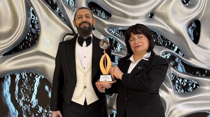 Akif Manaf’a bir ödül daha; “Yılın Barış İnsanı”