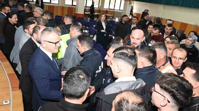 Başkan Ustaoğlu personeliyle bayramlaştı: “Biz Büyük Bir Aileyiz”