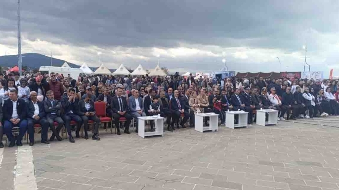 Beyşehir'de 23 Nisan coşkusuyla gastronomi ve kültür festivali başladı