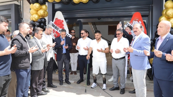 İki bacağını kaybetti, hayata pes etmeden yeniden başladı