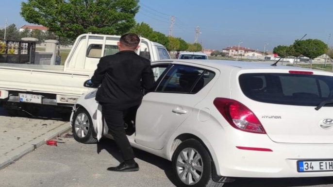 Karapınar'da dehşet anları: Bisikletli çocuk otomobilin ve kamyonetin arasında kaldı