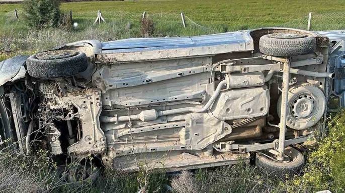 Karapınar’da korkutan kaza! Kamyonet takla attı, sürücü yaralandı