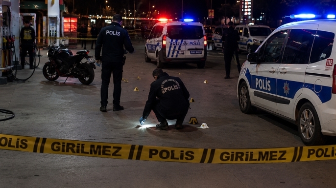 Akaryakıt İstasyonunda Kurşun Yağmuru! 3 Kişi Yaralandı