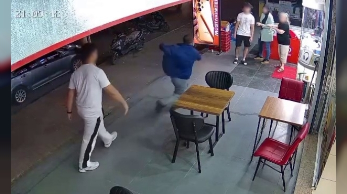 Esenyurt'ta alkollü adamın bıçaklı saldırısı, esnafı korkuttu