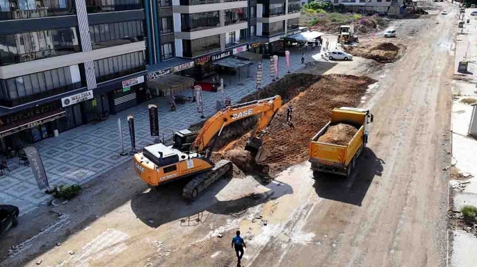 Karatay'da asfalt sezonu açıldı: Kanal ve Küçükkumköprü caddeleri yenileniyor
