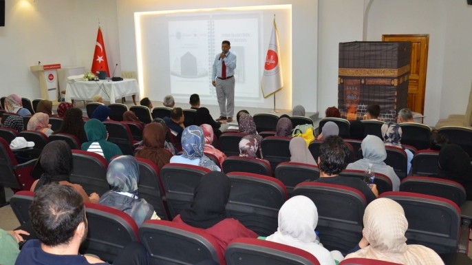 Konya’da umre yolcularına uygulamalı eğitim